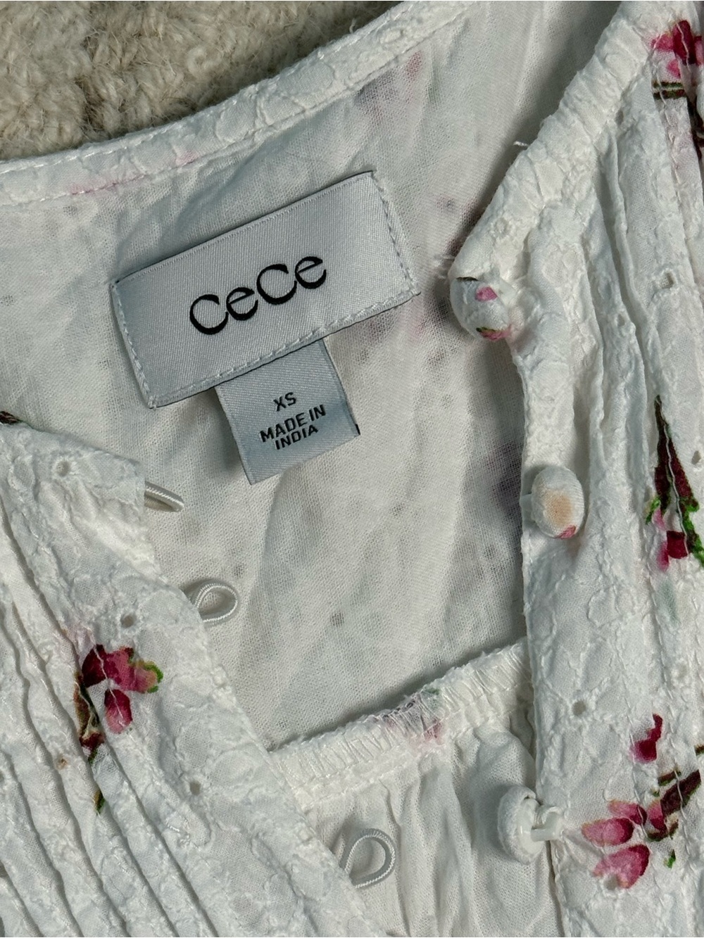 CeCe White Floral Eyelet Flutter Sleeve Blouse XS | Lined Cottagecore - Picture 3 of 6